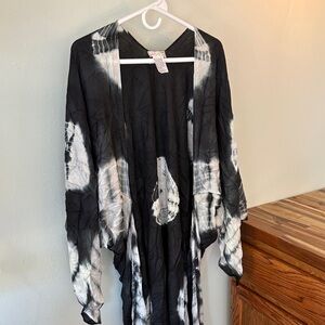 Free People Black and White Tie-Dye Kimono / Beach Coverup
